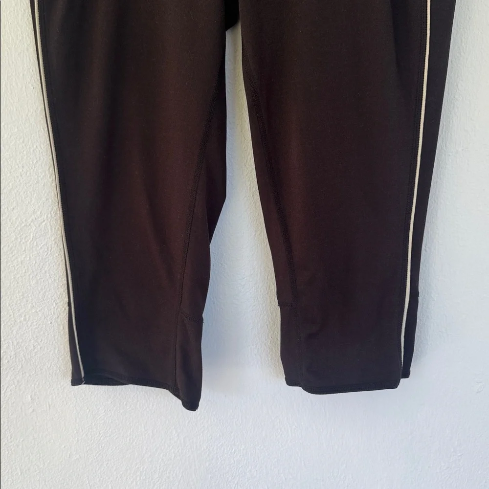 Tangerine black white stripe crop length mid rise workout leggings size medium